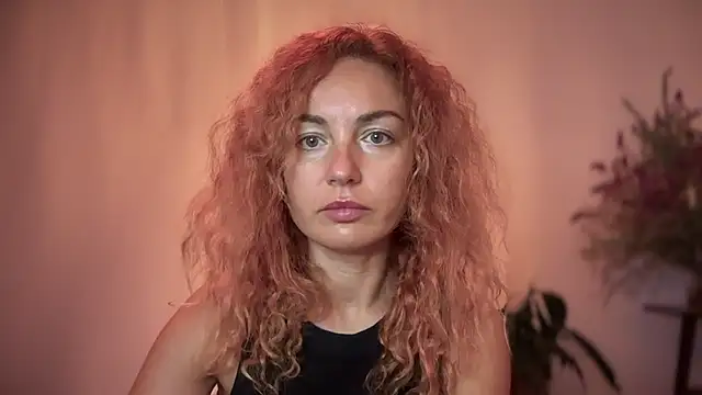 Reddgiirl online show from October 30, 6:52 pm