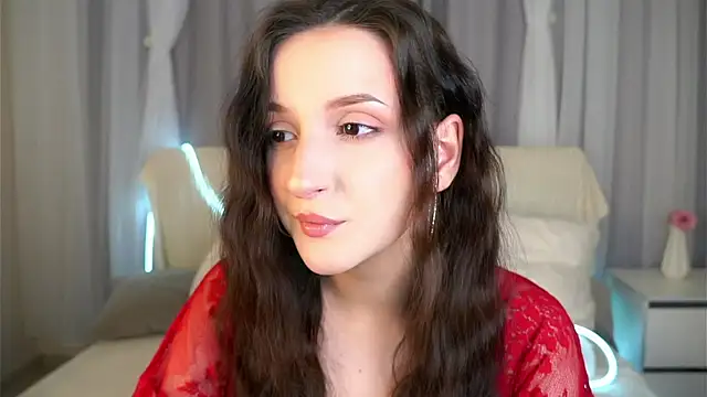 Snapshot of FalineBeacher chatting on February 18, 1:12 am FalineBeacher online show from February 18, 1:12 am