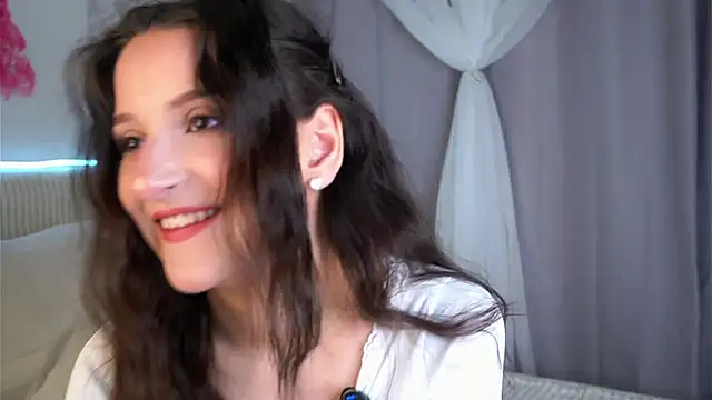 Snapshot of FalineBeacher chatting on February 28, 1:28 am FalineBeacher online show from February 28, 1:28 am