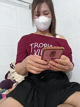 Snapshot of Moan_Mary chatting on February 3, 2:44 pm Moan Mary online show from February 3, 2:44 pm