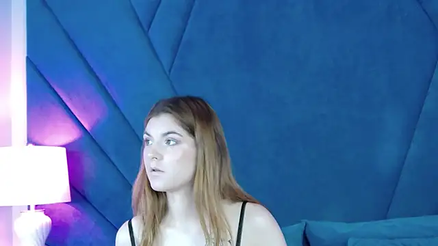 Evelisse online show from June 19, 4:28 am
