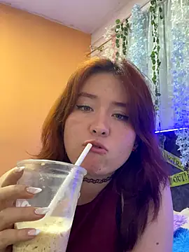 Snapshot of AliaMiller_ chatting on October 18, 8:20 pm AliaMiller online show from October 18, 8:20 pm