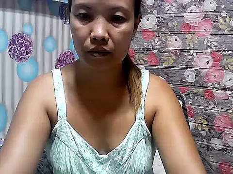 Snapshot of AsianHorny4uxx chatting on October 16, 9:43 am AsianHorny4uxx online show from October 16, 9:43 am