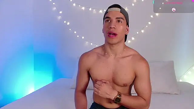 Snapshot of brunoorangel1 chatting on December 16, 10:26 pm brunoorangel1 online show from December 16, 10:26 pm