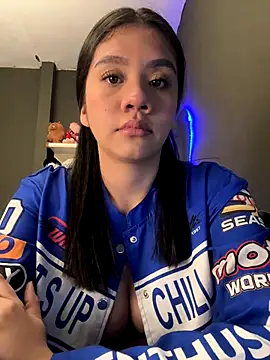 Snapshot of alhaana_ chatting on November 1, 8:22 pm alhaana online show from November 1, 8:22 pm