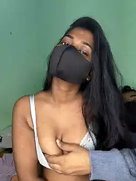 renu 143 online show from November 20, 6:40 pm