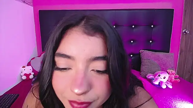 Snapshot of molly_curvyhot chatting on March 26, 3:06 pm molly curvyhot online show from March 26, 3:06 pm