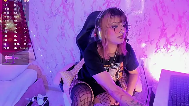 AriaNova  online show from February 7, 1:15 pm