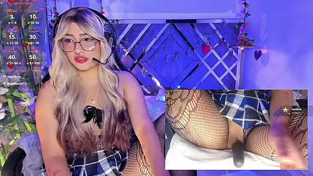 Snapshot of AriaNova_ chatting on June 9, 12:50 pm AriaNova online show from June 9, 12:50 pm