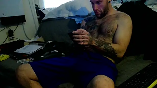 Luv2SuckBWC92 online show from December 5, 4:03 pm