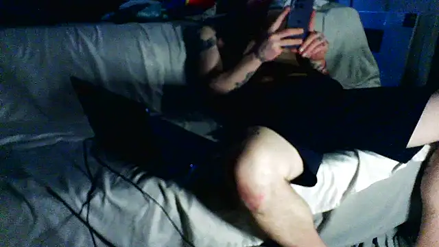 Luv2SuckBWC92 online show from March 7, 12:24 pm