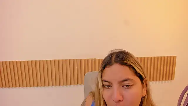 Snapshot of OliviaSweett chatting on June 6, 3:06 pm OliviaSweett online show from June 6, 3:06 pm
