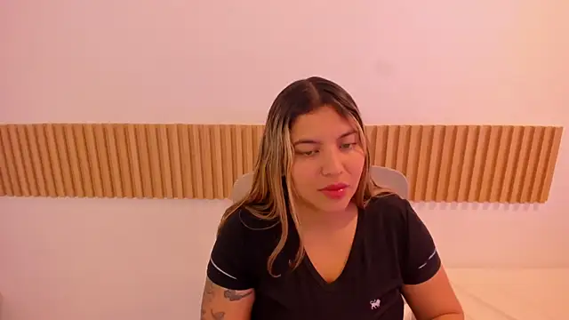 Snapshot of OliviaSweett chatting on July 8, 6:45 pm OliviaSweett online show from July 8, 6:45 pm