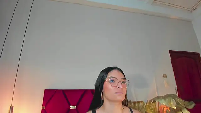 LunaAspen  online show from November 11, 5:46 pm