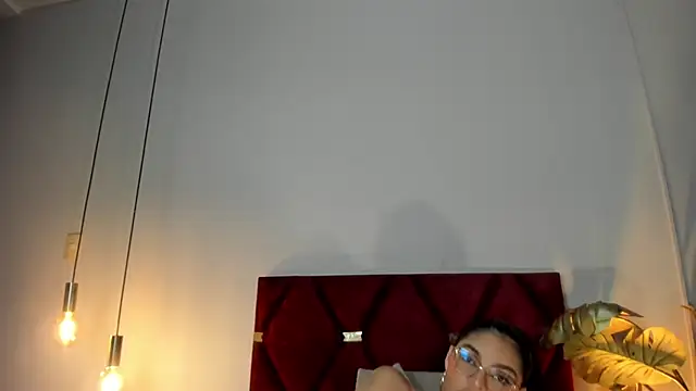 LunaAspen  online show from November 26, 5:58 pm