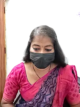 Snapshot of tamil_Sigappu_Roja chatting on June 19, 12:59 am tamil Sigappu Roja online show from June 19, 12:59 am