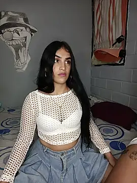 Snapshot of Bigtiti01 chatting on May 12, 2:52 am Bigtiti01 online show from May 12, 2:52 am
