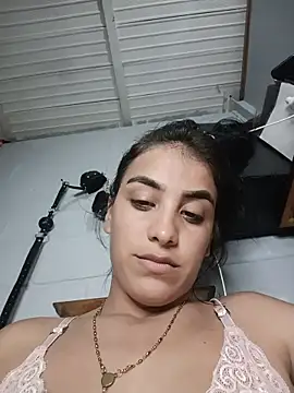 Snapshot of Bigtiti01 chatting on May 12, 6:27 pm Bigtiti01 online show from May 12, 6:27 pm