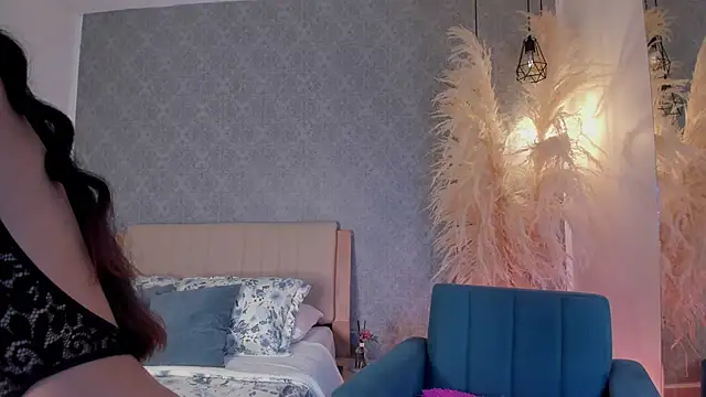 MelanyOconner online show from March 10, 3:28 pm