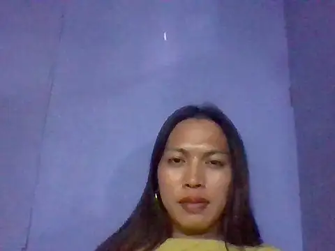 Snapshot of caramiya chatting on May 11, 6:52 am caramiya online show from May 11, 6:52 am
