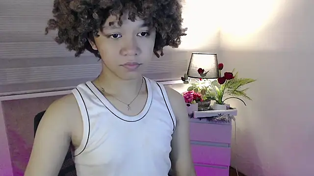 9INCHESHARDCOCK online show from December 15, 6:17 am