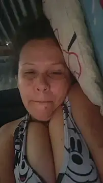 Snapshot of SinisterBabe chatting on June 19, 1:04 pm SinisterBabe online show from June 19, 1:04 pm
