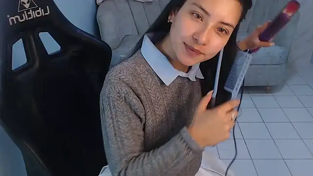 victoria hernandez t  online show from April 2, 1:09 pm