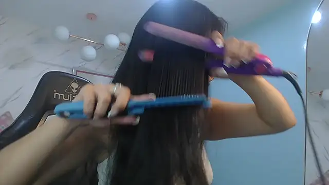 victoria hernandez t  online show from April 21, 12:55 pm