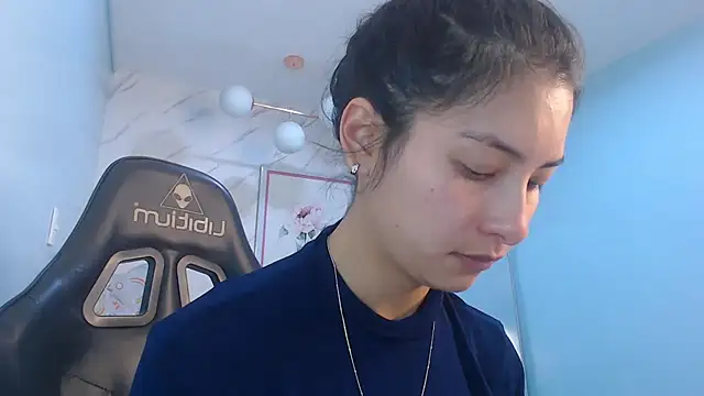 victoria hernandez t  online show from April 27, 12:58 pm