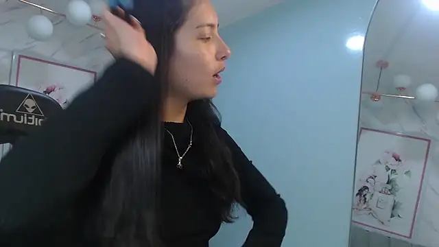 victoria hernandez t  online show from June 30, 1:12 pm