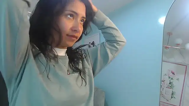 victoria hernandez t  online show from July 29, 1:20 pm