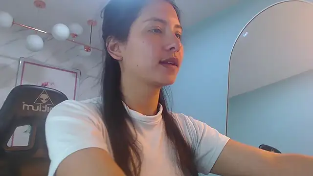 victoria hernandez t  online show from August 1, 1:21 pm