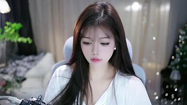 Snapshot of Fortune2Me chatting on October 30, 5:09 am Fortune2Me online show from October 30, 5:09 am