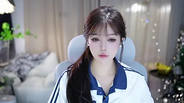 Snapshot of Fortune2Me chatting on November 5, 5:07 am Fortune2Me online show from November 5, 5:07 am