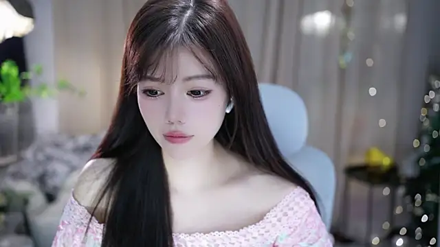 Snapshot of Fortune2Me chatting on November 7, 5:29 am Fortune2Me online show from November 7, 5:29 am