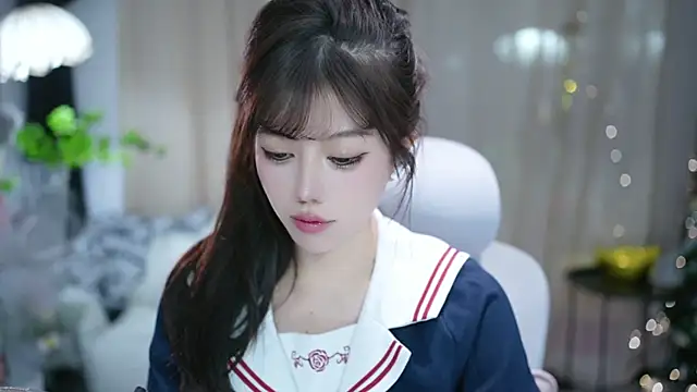 Snapshot of Fortune2Me chatting on November 19, 5:40 am Fortune2Me online show from November 19, 5:40 am