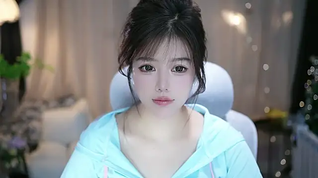 Snapshot of Fortune2Me chatting on December 2, 5:46 am Fortune2Me online show from December 2, 5:46 am