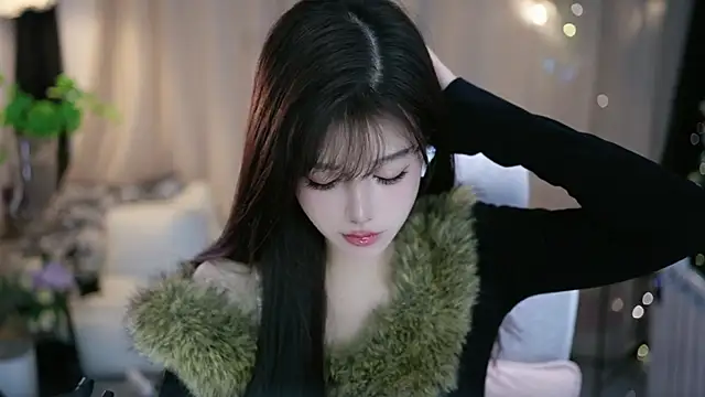 Snapshot of Fortune2Me chatting on December 4, 5:50 am Fortune2Me online show from December 4, 5:50 am