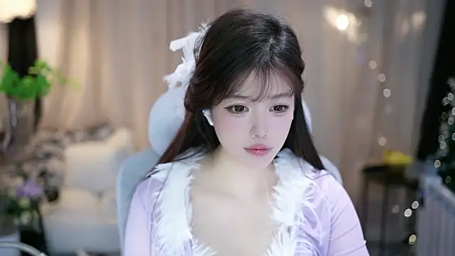 Snapshot of Fortune2Me chatting on December 5, 3:15 am Fortune2Me online show from December 5, 3:15 am