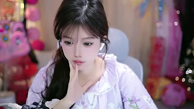 Snapshot of Fortune2Me chatting on January 6, 5:55 am Fortune2Me online show from January 6, 5:55 am