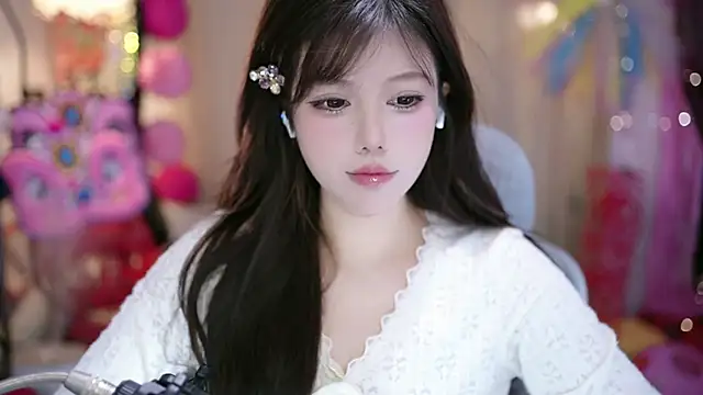 Snapshot of Fortune2Me chatting on January 7, 6:05 am Fortune2Me online show from January 7, 6:05 am