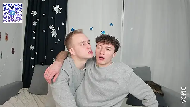 Snapshot of Kevin_Young_Cat chatting on February 6, 9:18 pm Kevin Young Cat online show from February 6, 9:18 pm