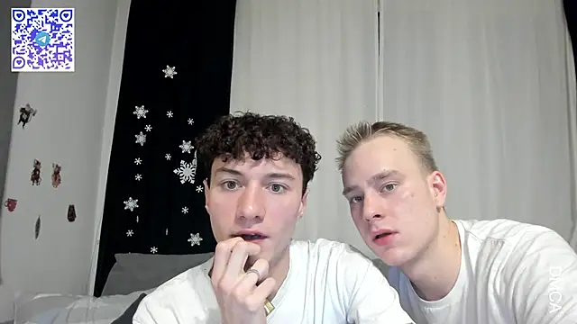 Snapshot of Kevin_Young_Cat chatting on February 11, 6:57 pm Kevin Young Cat online show from February 11, 6:57 pm