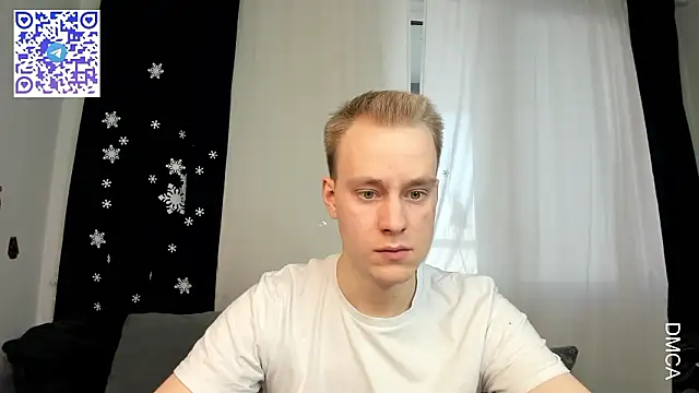 Snapshot of Kevin_Young_Cat chatting on February 14, 11:40 am Kevin Young Cat online show from February 14, 11:40 am