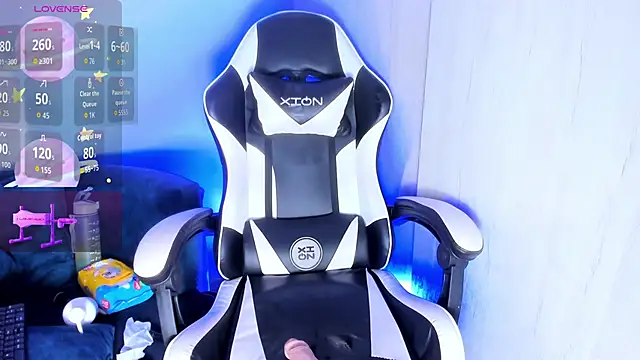 Snapshot of SafiroBlake chatting on November 7, 3:06 am SafiroBlake online show from November 7, 3:06 am