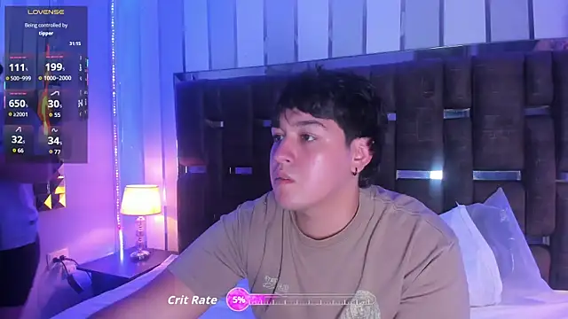 EmilyANDrew  online show from January 8, 4:37 am