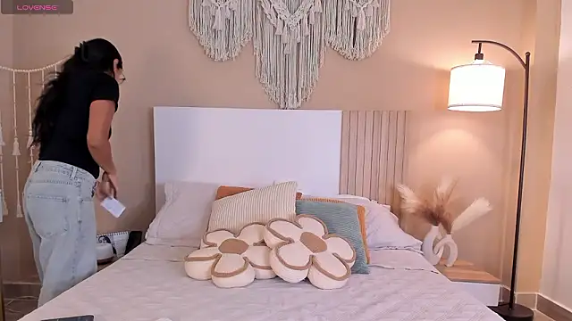 Camila Bustamante online show from March 17, 3:26 pm