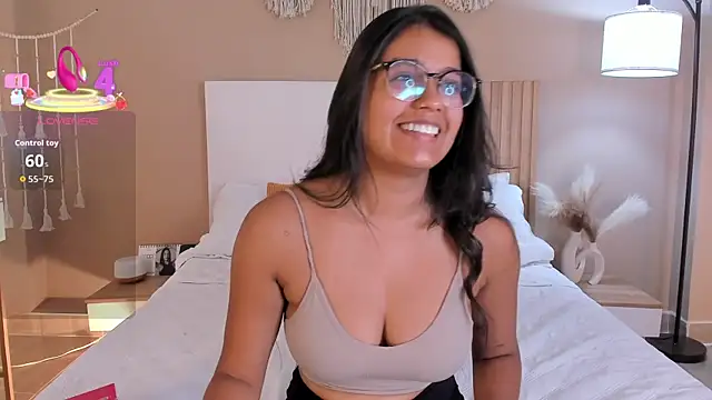 Camila Bustamante online show from April 17, 3:15 pm