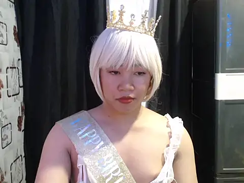 Snapshot of slut_clio chatting on October 22, 2:17 pm slut clio online show from October 22, 2:17 pm