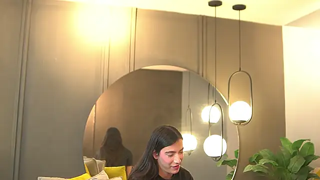 Ariaa Isabell online show from April 13, 6:46 pm